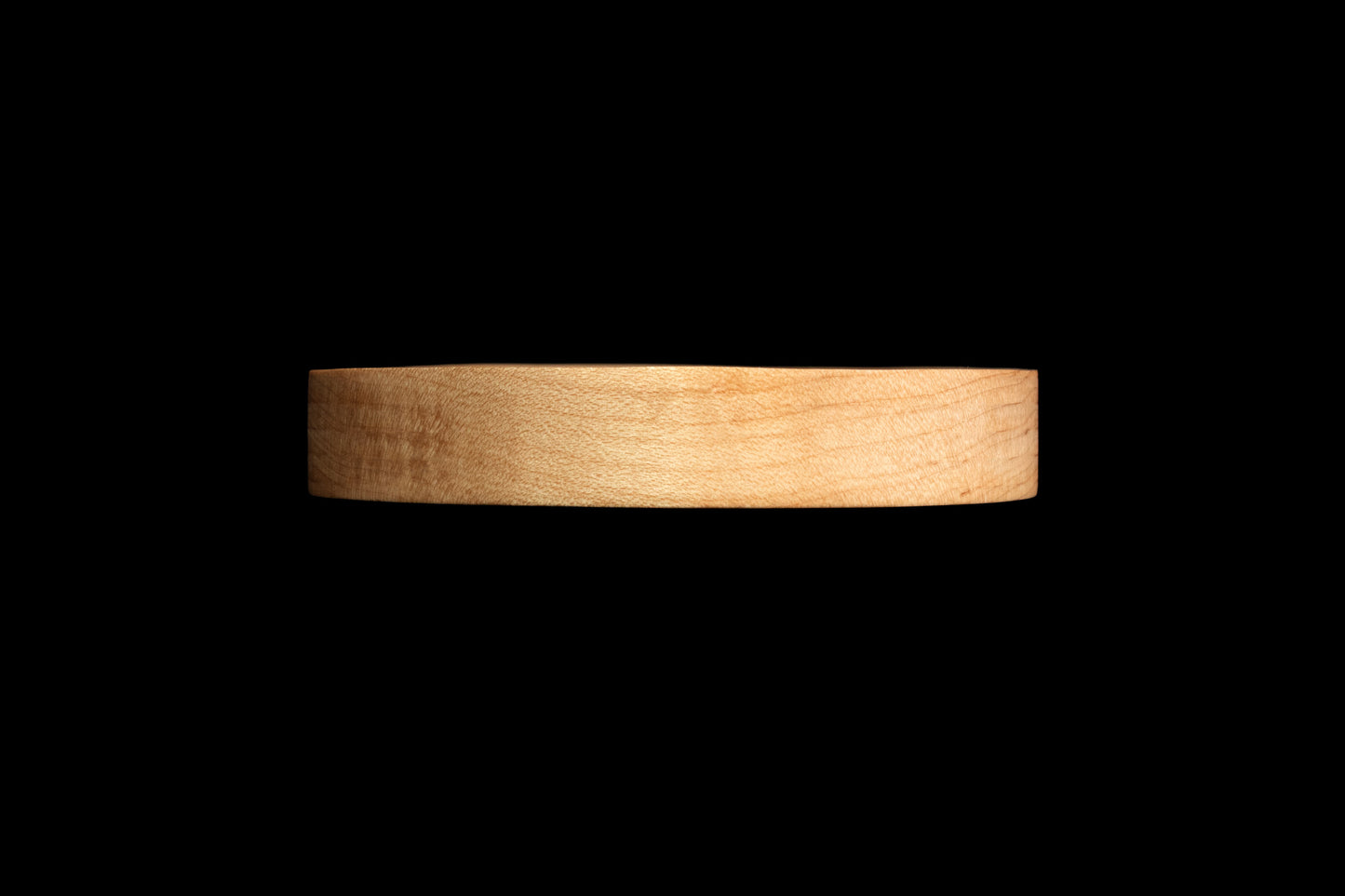 Side profile of light circular spoon rest