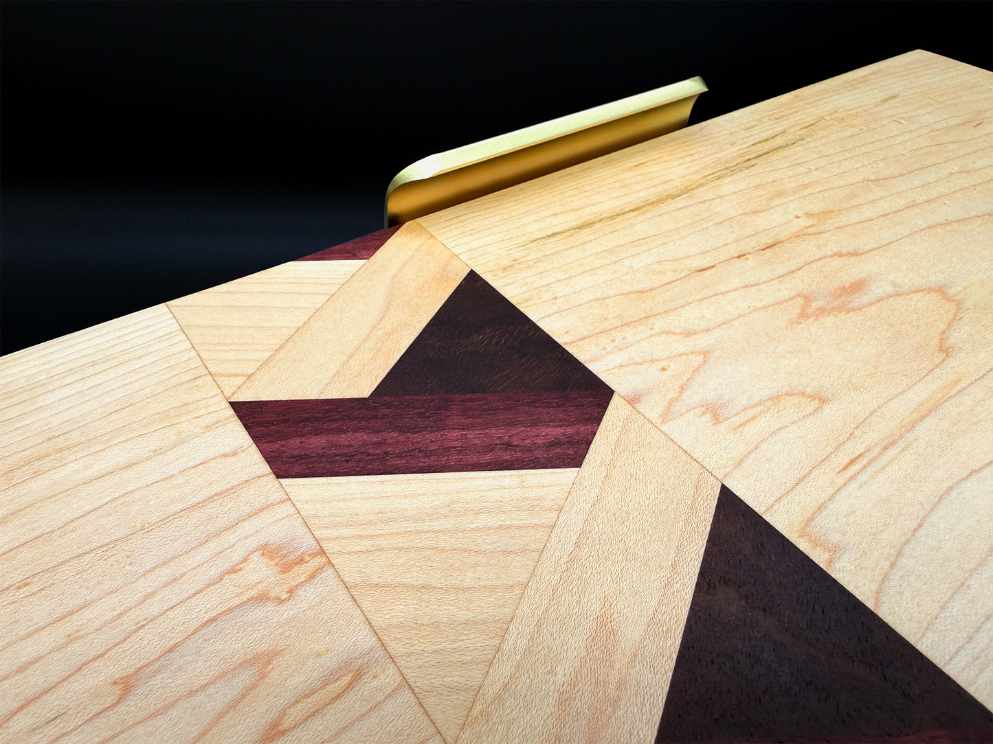 Talo'fo'fo drawer front vertical design close-up